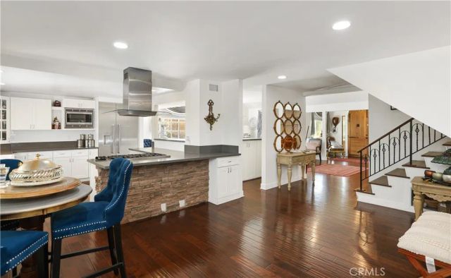 370 S Yorkshire, Anaheim, CA 92808