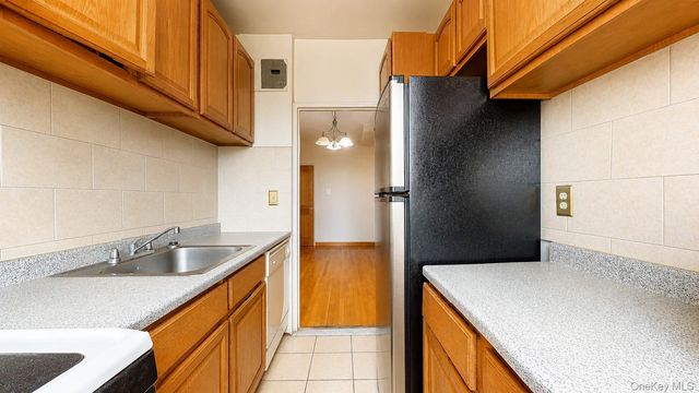 99-05 63rd Dr 7K, Rego Park, NY 11374