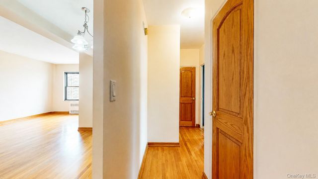 99-05 63rd Dr 7K, Rego Park, NY 11374