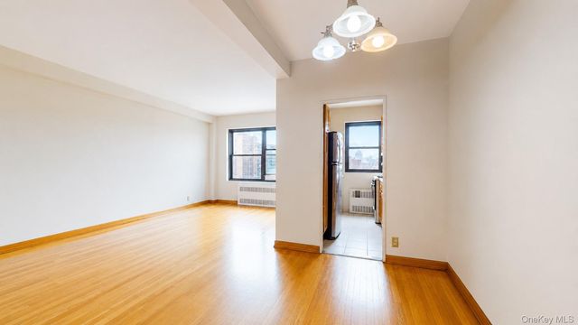 99-05 63rd Dr 7K, Rego Park, NY 11374