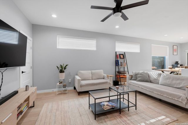 2107 Schley Ave, San Antonio, TX 78210