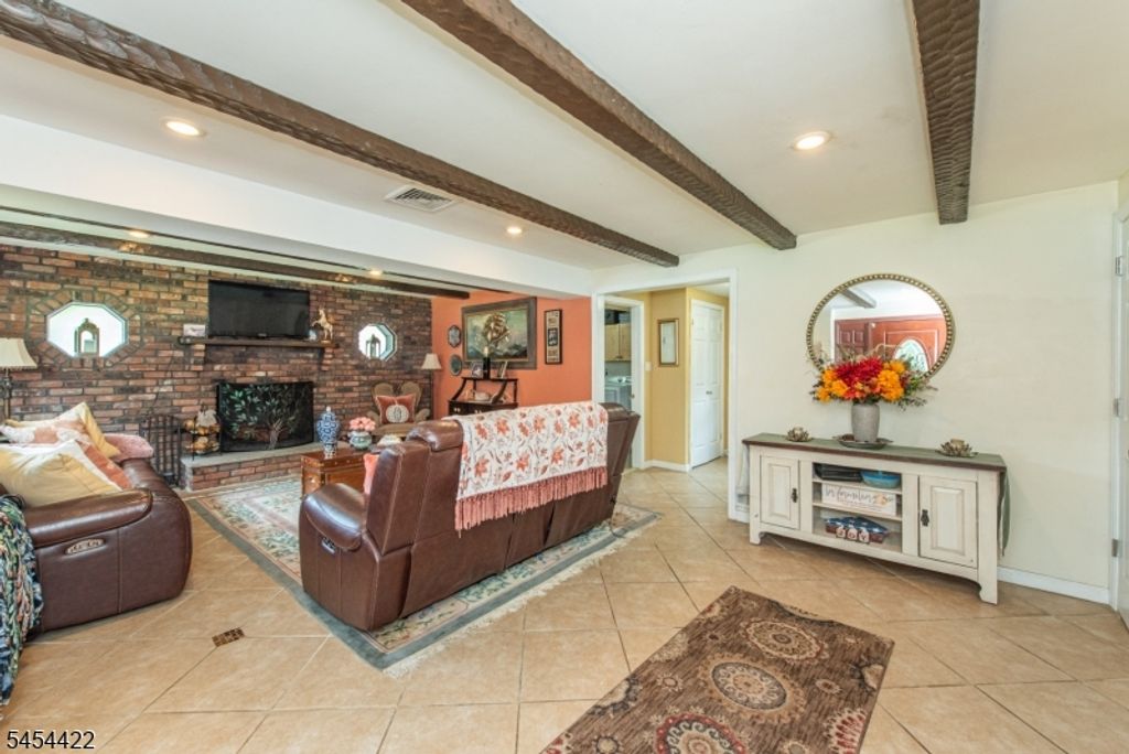 320 Horseneck Rd, Fairfield Twp., NJ 07004 — photo 4