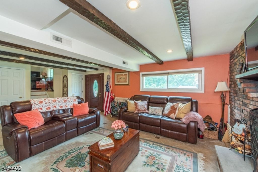 320 Horseneck Rd, Fairfield Twp., NJ 07004 — photo 5