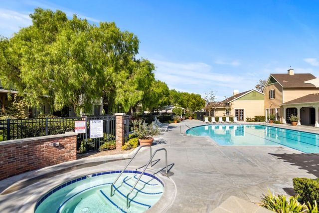 297 Tustin Field, Tustin, CA 92782