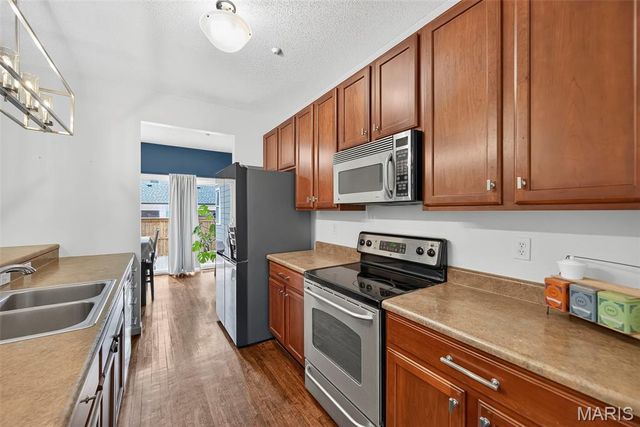 3201 S Civic Green Way, St Charles, MO 63301