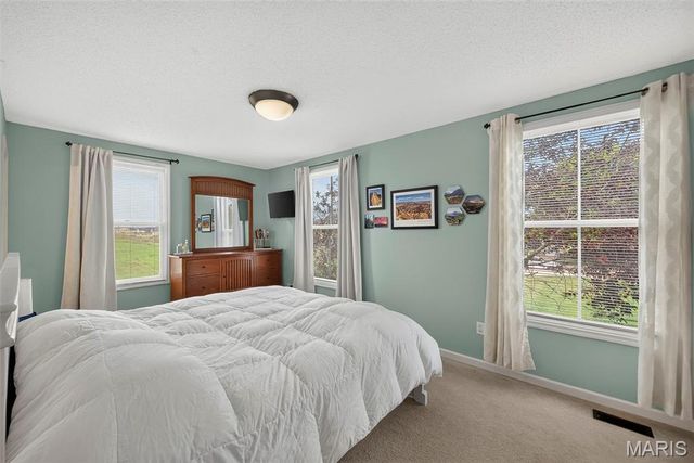 3201 S Civic Green Way, St Charles, MO 63301