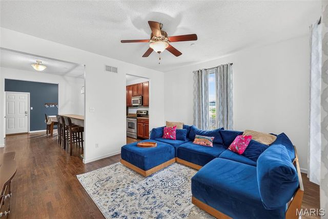 3201 S Civic Green Way, St Charles, MO 63301