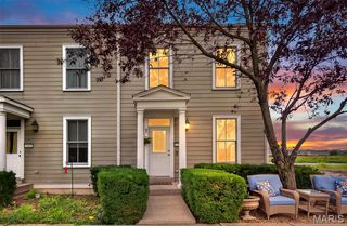 3201 S Civic Green Way, St Charles, MO 63301