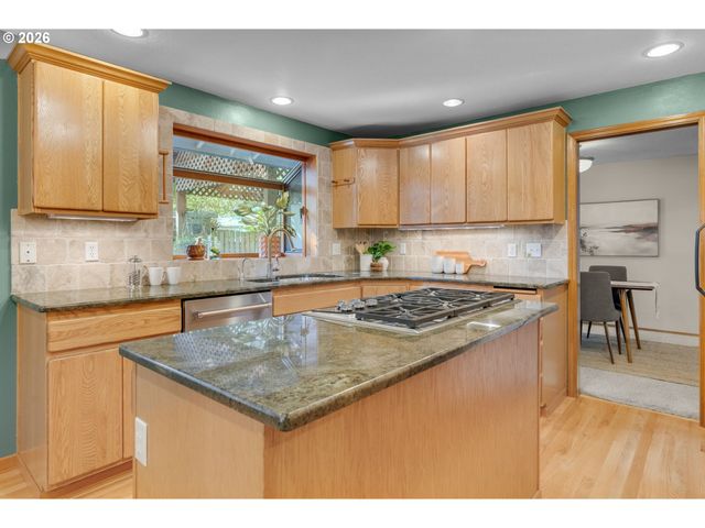 19500 Sw ALDERWOOD Ct, Beaverton, OR 97003