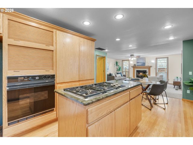19500 Sw ALDERWOOD Ct, Beaverton, OR 97003
