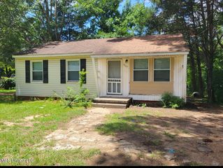 2609 Brookwood Drive, Jackson, MS 39212