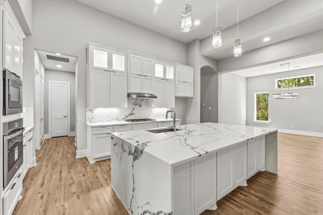 12956 Shady Woods Court, Montgomery, TX 77316