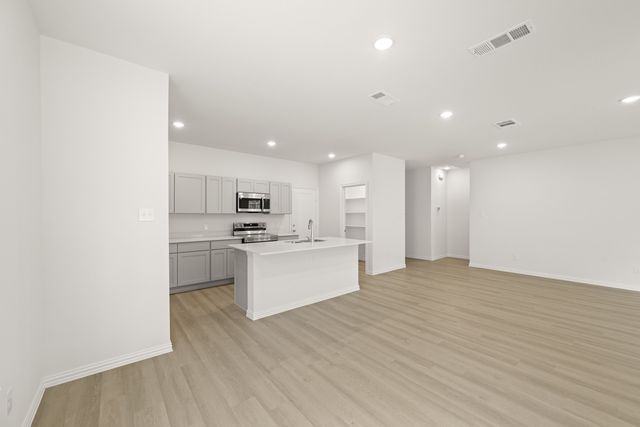 121 Kylie Street, Cleburne, TX 76031