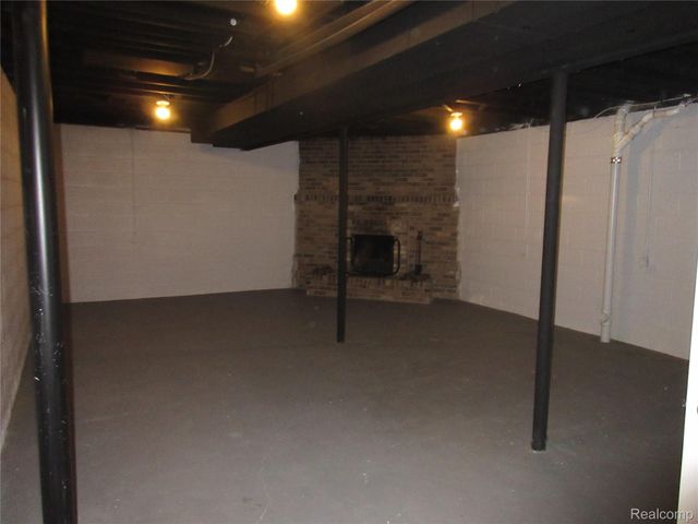 13760 Plumbrook, Sterling Heights, MI 48312