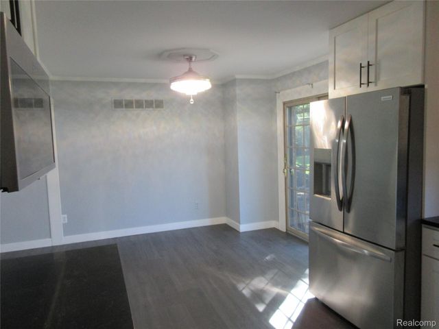 13760 Plumbrook, Sterling Heights, MI 48312