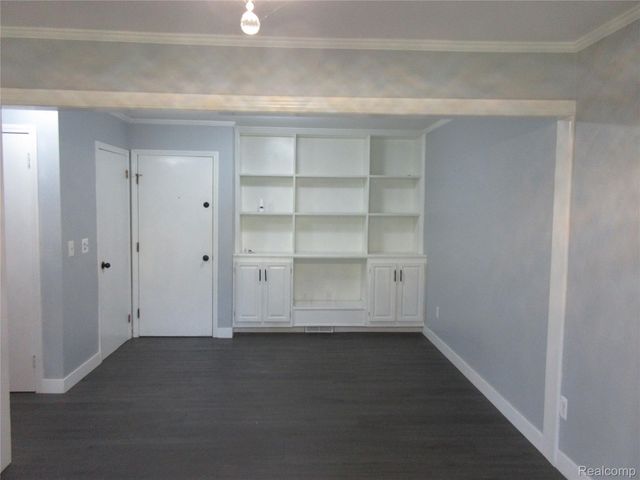 13760 Plumbrook, Sterling Heights, MI 48312