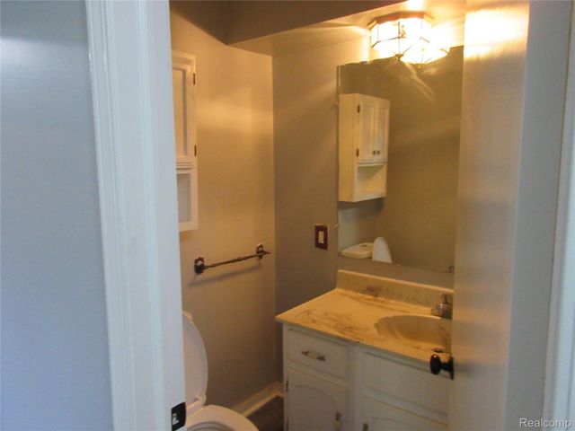 13760 Plumbrook, Sterling Heights, MI 48312