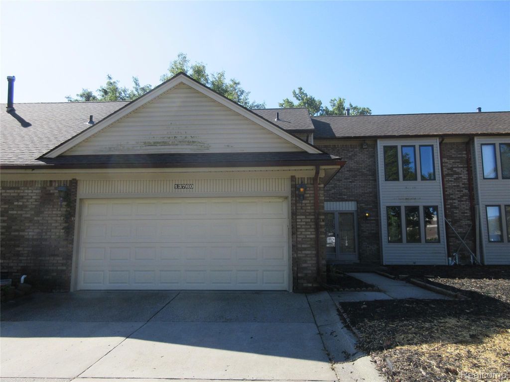 13760 Plumbrook, Sterling Heights, MI 48312