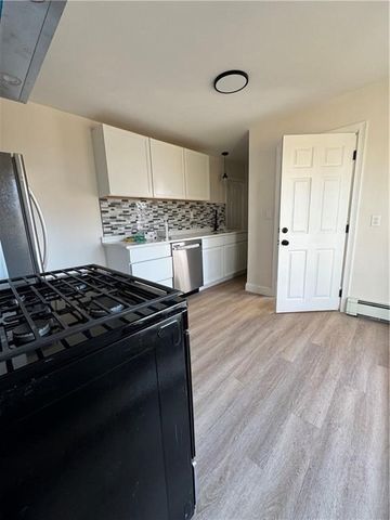 277 Mauran Ave, East Providence, RI 02914