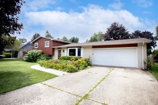 936 Estes Street, Gurnee, IL 60031