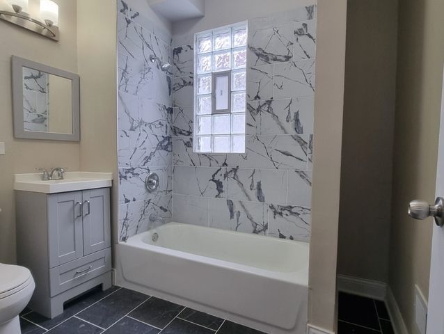 511 S 9TH Avenue 1, Maywood, IL 60153