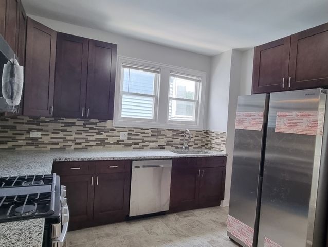 511 S 9TH Avenue 1, Maywood, IL 60153