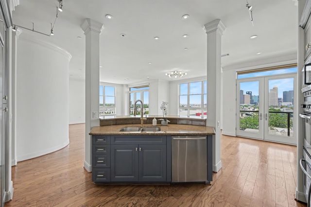 1419 Montrose Boulevard 702, Houston, TX 77019