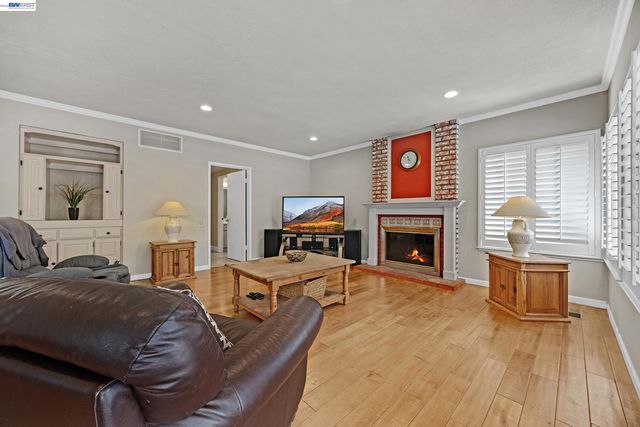 4162 Fairlands Dr, Pleasanton, CA 94588