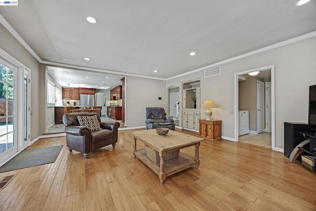 4162 Fairlands Dr, Pleasanton, CA 94588