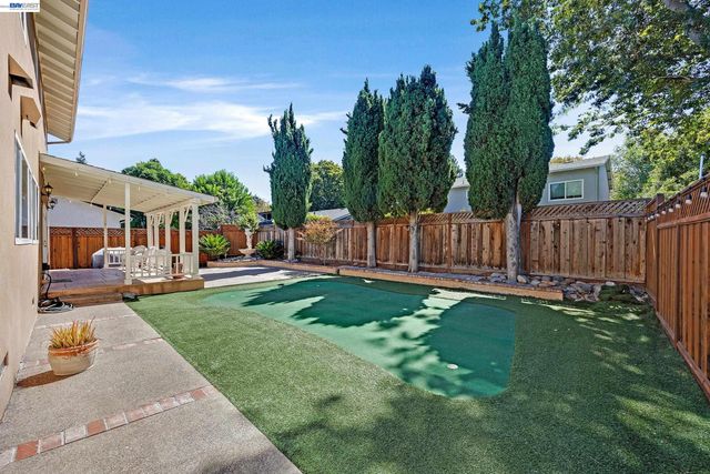 4162 Fairlands Dr, Pleasanton, CA 94588