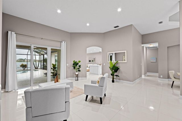 9919 Royal Cardigan Way, West Palm Beach, FL 33411