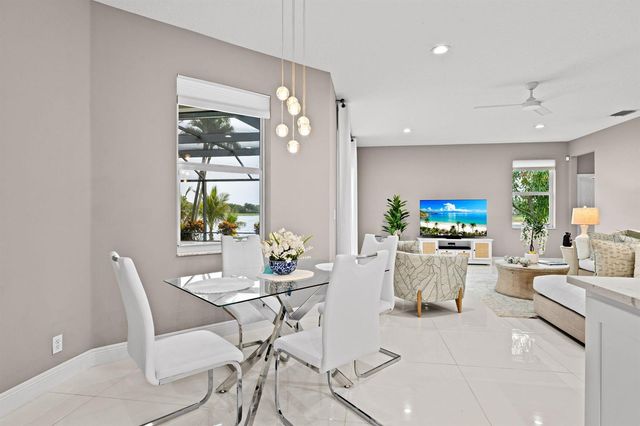 9919 Royal Cardigan Way, West Palm Beach, FL 33411