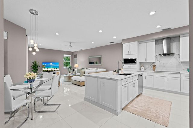 9919 Royal Cardigan Way, West Palm Beach, FL 33411
