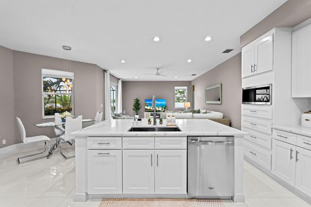 9919 Royal Cardigan Way, West Palm Beach, FL 33411