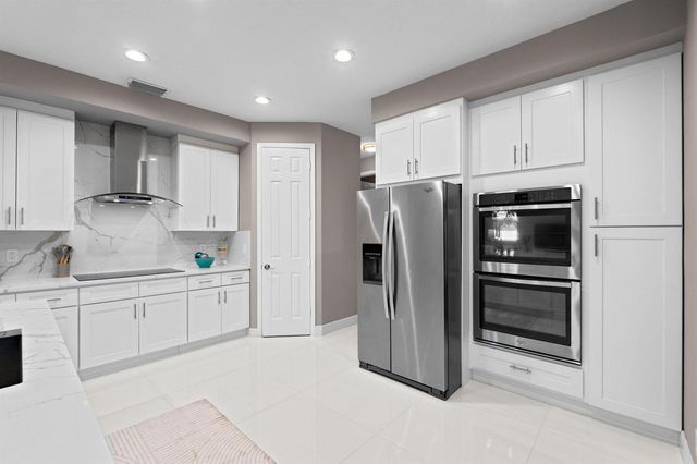 9919 Royal Cardigan Way, West Palm Beach, FL 33411