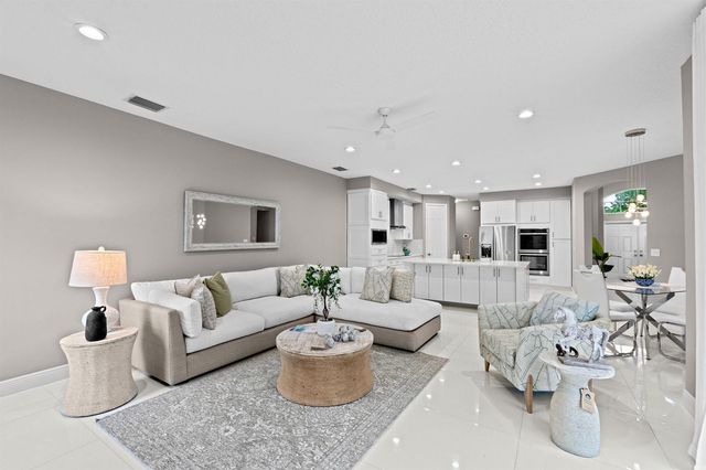 9919 Royal Cardigan Way, West Palm Beach, FL 33411