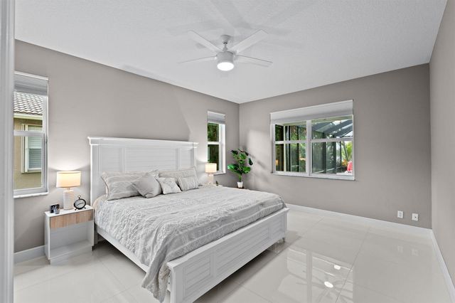 9919 Royal Cardigan Way, West Palm Beach, FL 33411