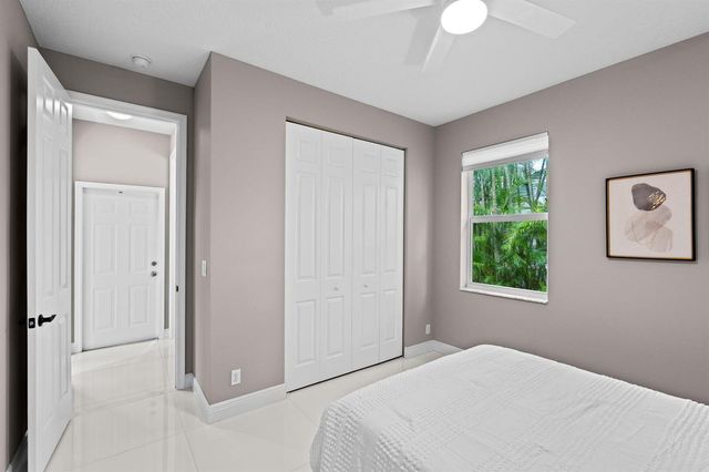 9919 Royal Cardigan Way, West Palm Beach, FL 33411