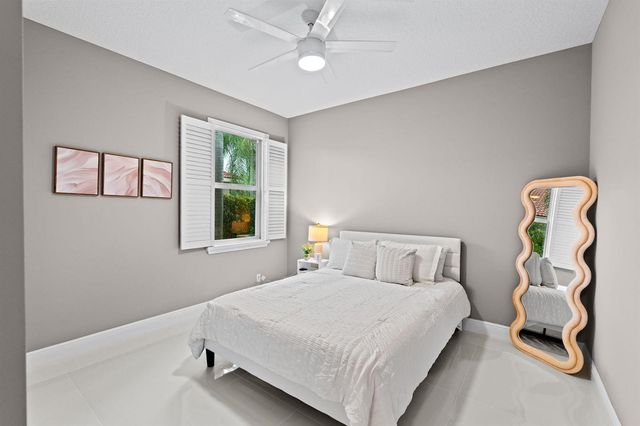 9919 Royal Cardigan Way, West Palm Beach, FL 33411