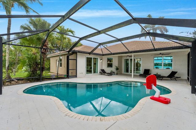 9919 Royal Cardigan Way, West Palm Beach, FL 33411