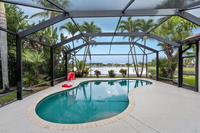 9919 Royal Cardigan Way, West Palm Beach, FL 33411
