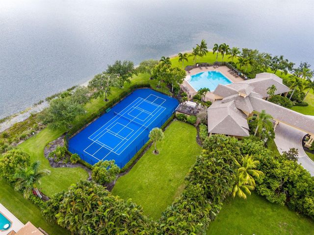 9919 Royal Cardigan Way, West Palm Beach, FL 33411