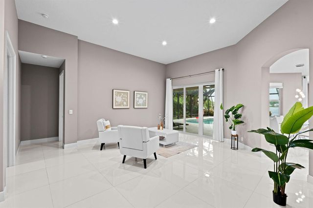 9919 Royal Cardigan Way, West Palm Beach, FL 33411