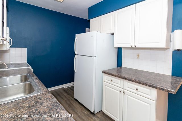 6321 Beechfield Drive, Lansing, MI 48911