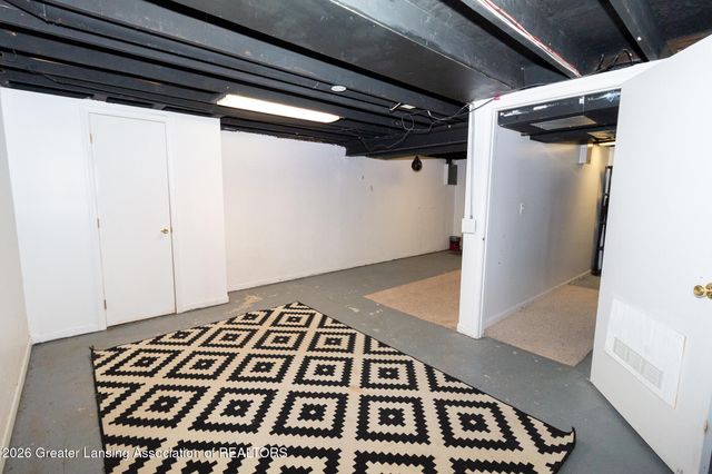 6321 Beechfield Drive, Lansing, MI 48911