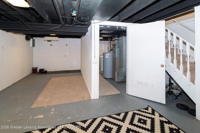 6321 Beechfield Drive, Lansing, MI 48911