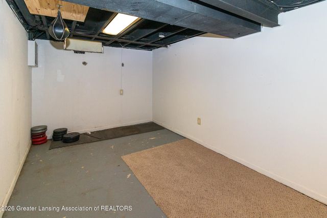 6321 Beechfield Drive, Lansing, MI 48911