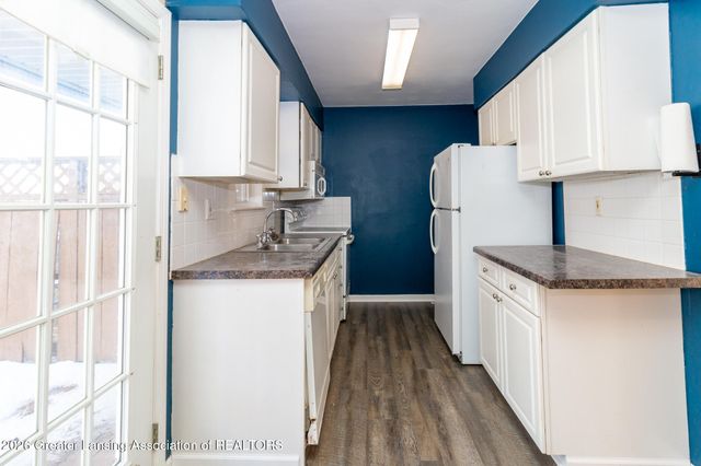 6321 Beechfield Drive, Lansing, MI 48911