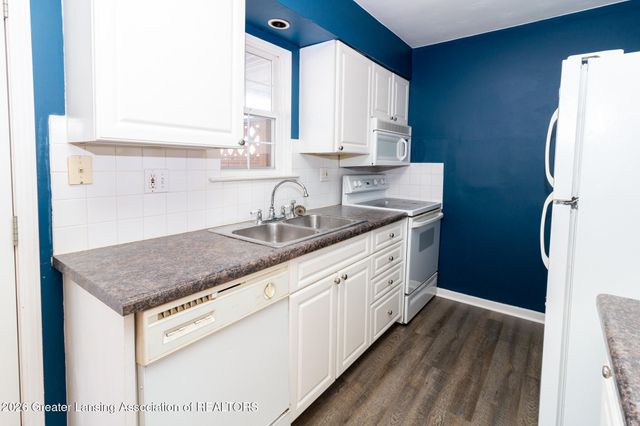 6321 Beechfield Drive, Lansing, MI 48911