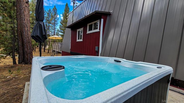 777 Iris Dr, Big Bear, CA 92315